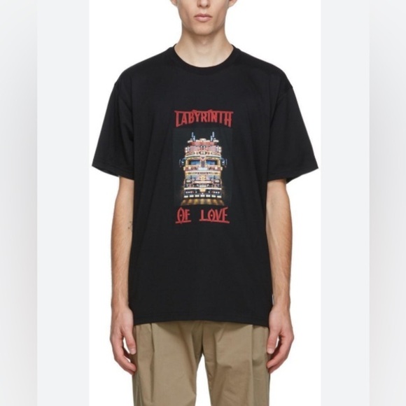 Burberry Labyrinth of Love black t-shirt size small